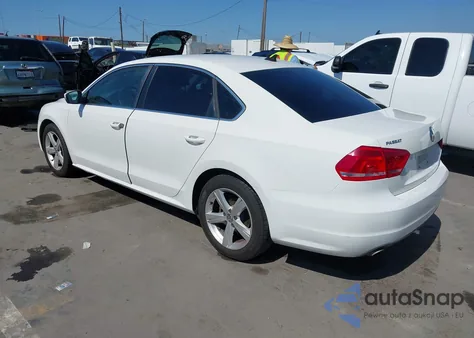 2013 Volkswagen Passat 2.5L Se из США, поврежденный, VIN 1VWBP7A36DC126418